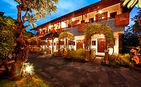 Bali Taman Beach Resort&Spa Lovina